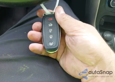 2018 Ford Focus Titanium из США, поврежденный, VIN 1FADP3J22JL314771